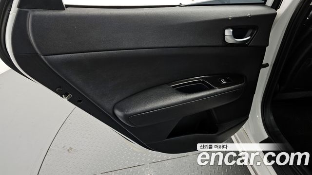 Kia K5 2016 — photo 15