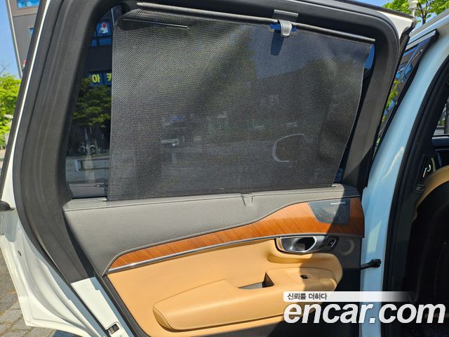Volvo XC90 2018 — photo 10