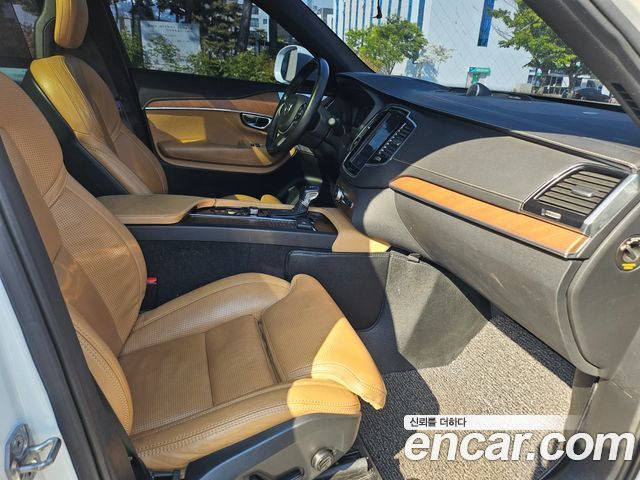 Volvo XC90 2018 — photo 13