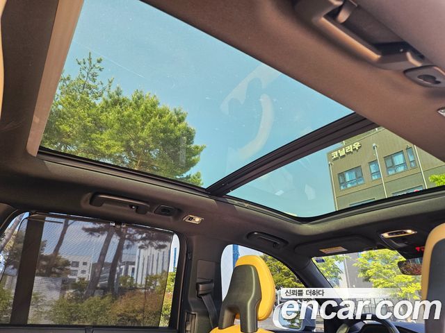 Volvo XC90 2018 — photo 19