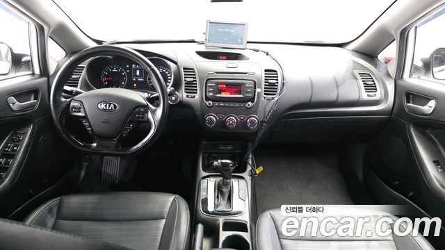 Kia K3 2018 — photo 10