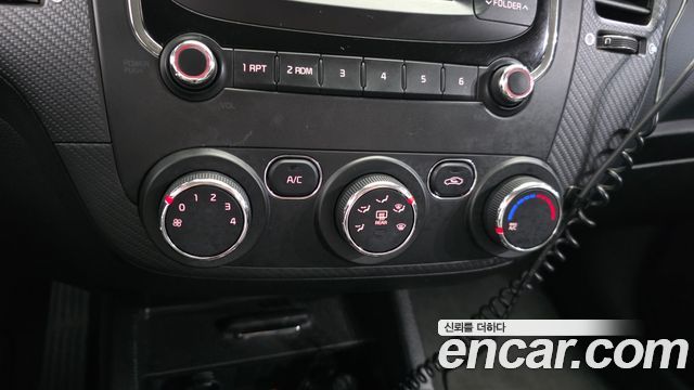 Kia K3 2018 — photo 21