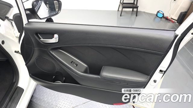 Kia K3 2018 — photo 14