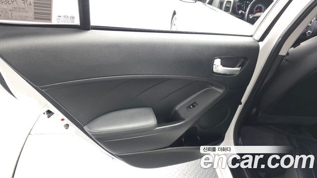Kia K3 2018 — photo 15