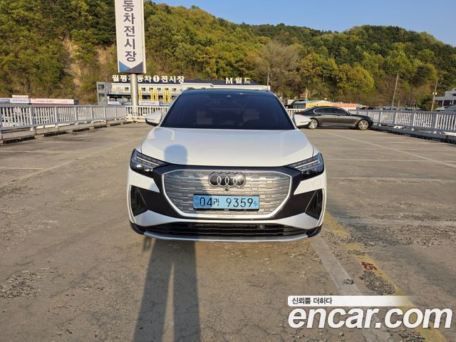 Audi Q4 e-tron 2023 — photo 2