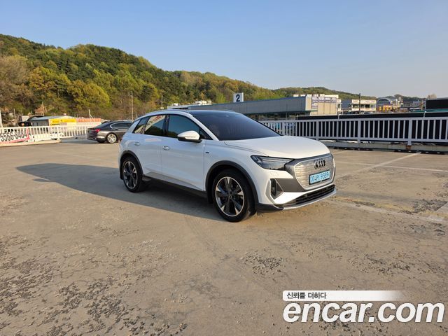 Audi Q4 e-tron 2023 — photo 3