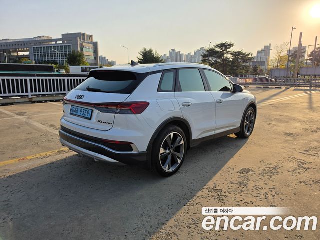Audi Q4 e-tron 2023 — photo 5
