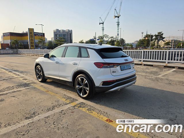 Audi Q4 e-tron 2023 — photo 7