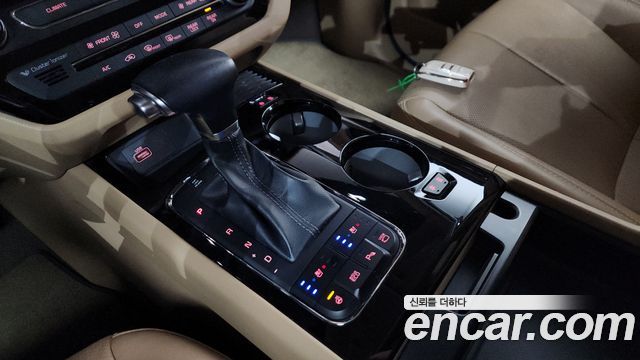 Kia Canival 2018 — photo 12