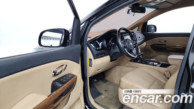Kia Canival 2018 — photo 13