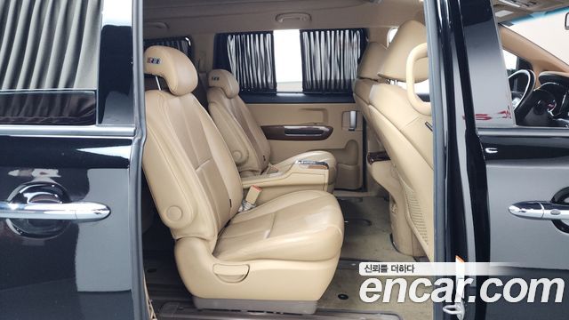 Kia Canival 2018 — photo 17