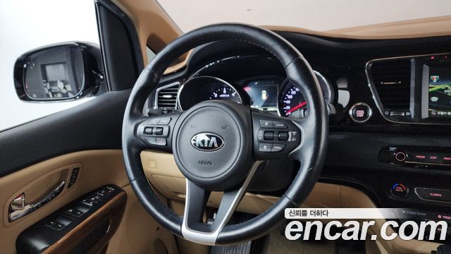Kia Canival 2018 — photo 20