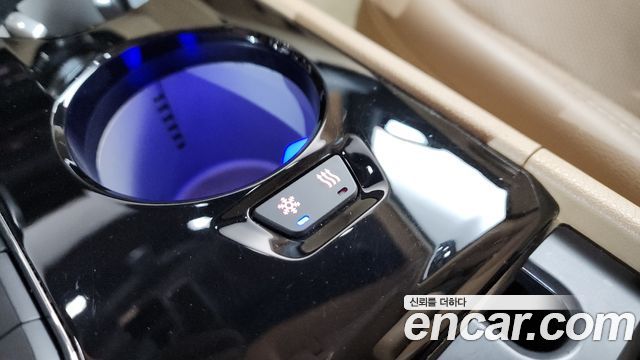 Kia Canival 2018 — photo 23