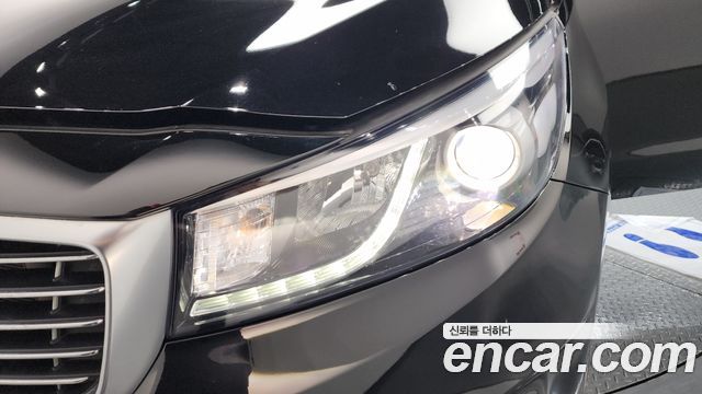 Kia Canival 2018 — photo 8