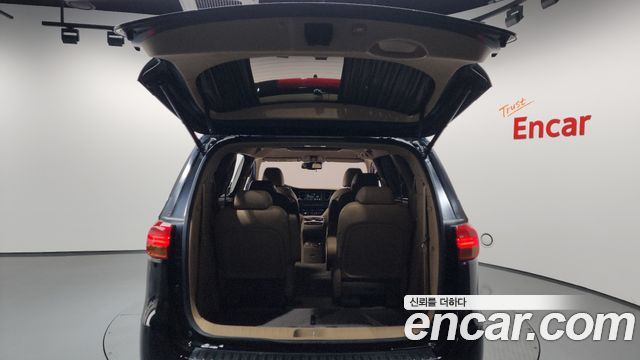 Kia Canival 2018 — photo 28