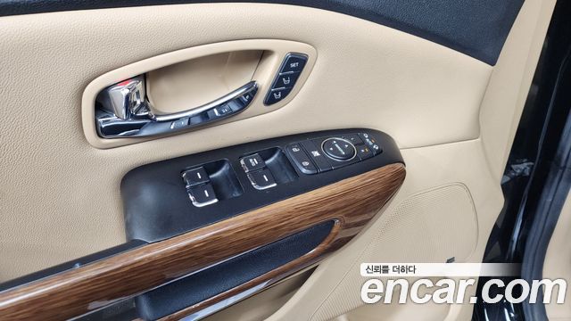 Kia Canival 2018 — photo 39
