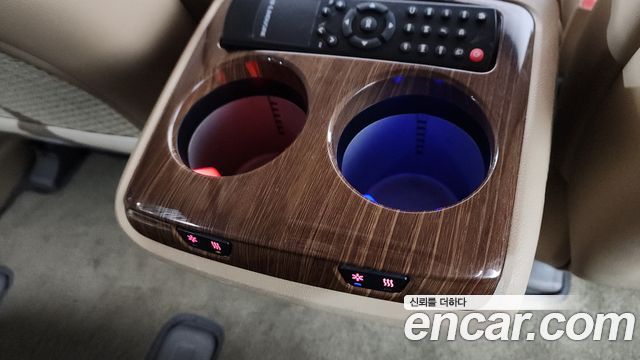 Kia Canival 2018 — photo 40