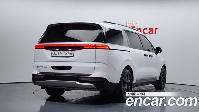Kia Canival 2021 — photo 2