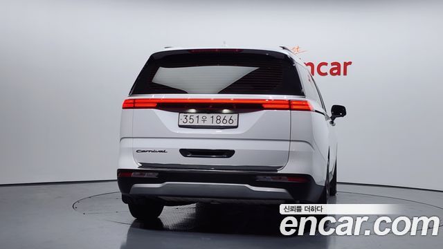 Kia Canival 2021 — photo 4
