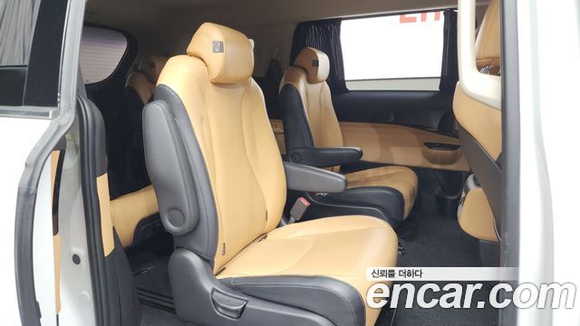 Kia Canival 2021 — photo 12