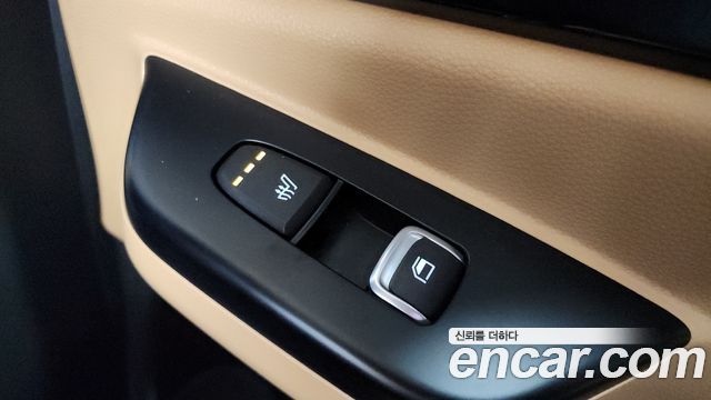 Kia Canival 2021 — photo 17