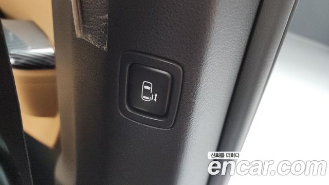 Kia Canival 2021 — photo 19