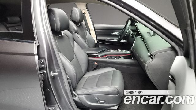 Genesis GV70 2022 — photo 11