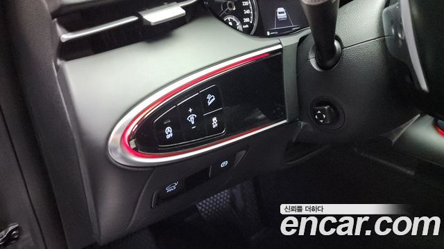 Genesis GV70 2022 — photo 17