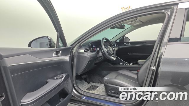 Kia K5 2023 — photo 17