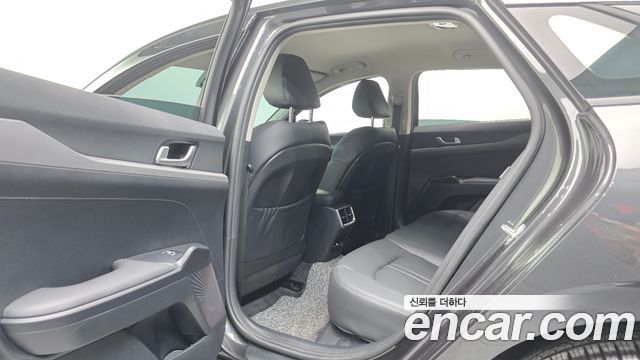 Kia K5 2023 — photo 24