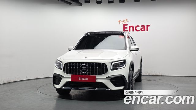 Mercedes-Benz GLB-Class 2023 — photo 3