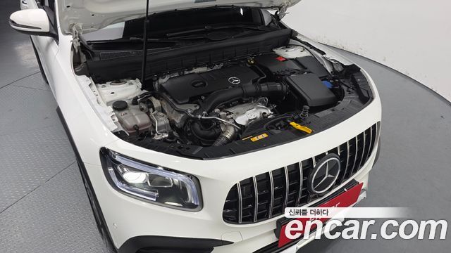 Mercedes-Benz GLB-Class 2023 — photo 6