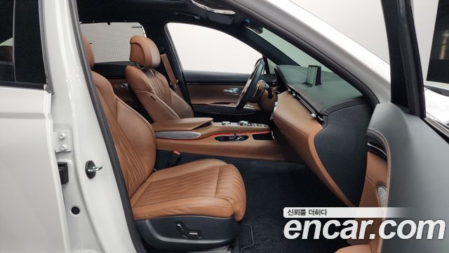 Genesis GV70 2023 — photo 11