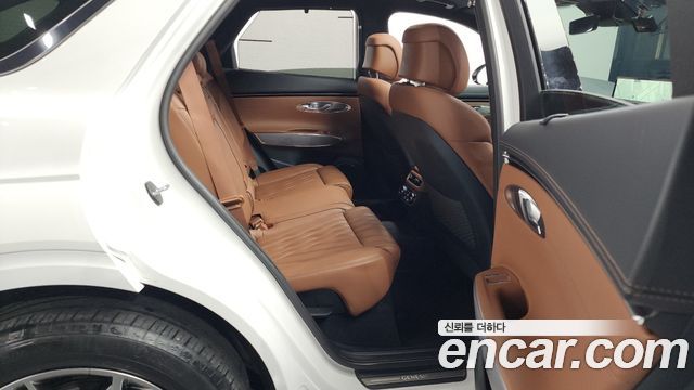 Genesis GV70 2023 — photo 12