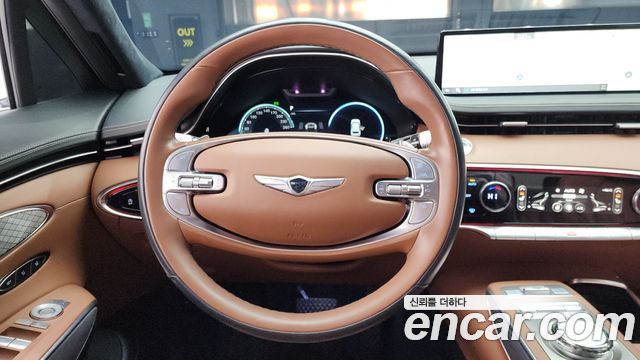 Genesis GV70 2023 — photo 13