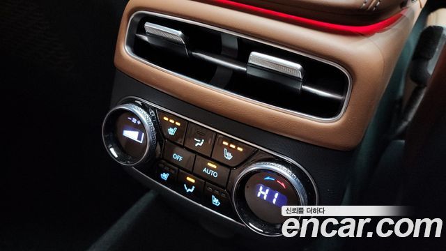 Genesis GV70 2023 — photo 19