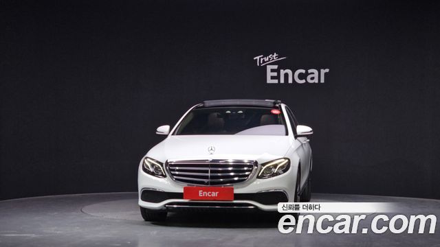 Mercedes-Benz E-Class 2017 — photo 3