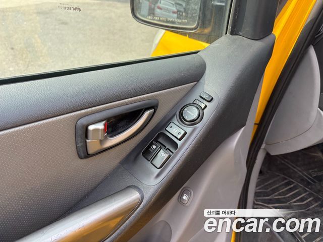 Hyundai Starex 2015 — photo 9