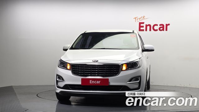 Kia Canival 2019 — photo 3