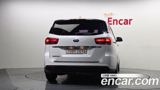 Kia Canival 2019 — photo 4