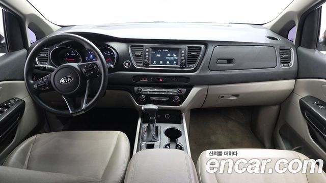 Kia Canival 2019 — photo 10