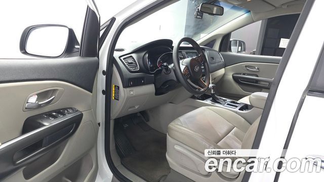 Kia Canival 2019 — photo 13