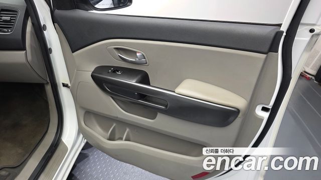 Kia Canival 2019 — photo 15