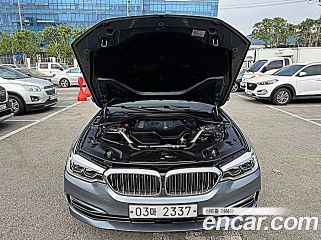 BMW 5-Series 2018 — photo 6