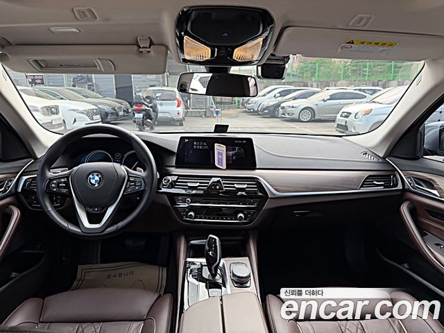 BMW 5-Series 2018 — photo 7