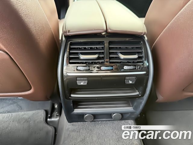 BMW 5-Series 2018 — photo 13