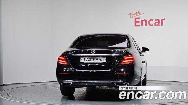 Mercedes-Benz E-Class 2019 — photo 4