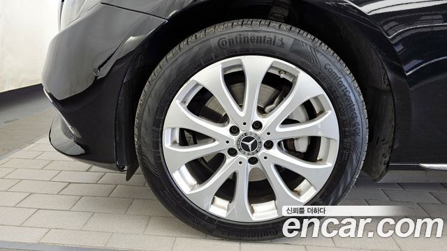 Mercedes-Benz E-Class 2019 — photo 5