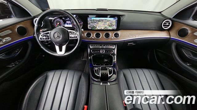 Mercedes-Benz E-Class 2019 — photo 10