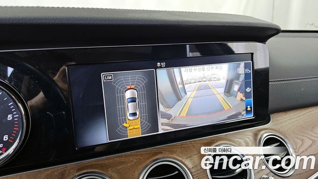 Mercedes-Benz E-Class 2019 — photo 21